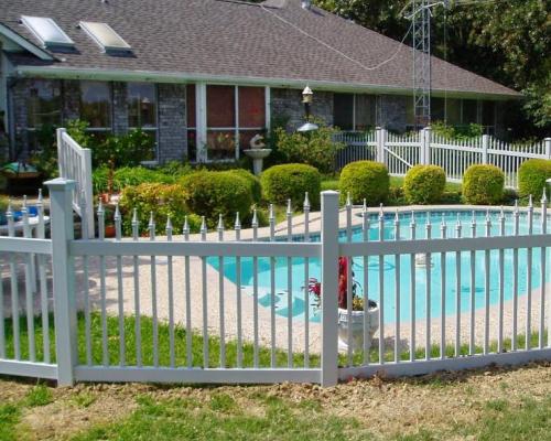 Advantages of PVC Pool Fences