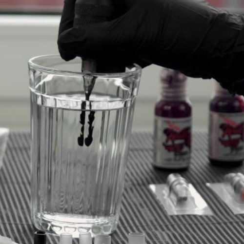 Daños de la tinta de tatuaje caducada