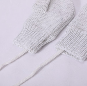 Venta al por mayor, guantes de punto cálidos gruesos de invierno unisex para recién nacidos, mitones con cuerda
