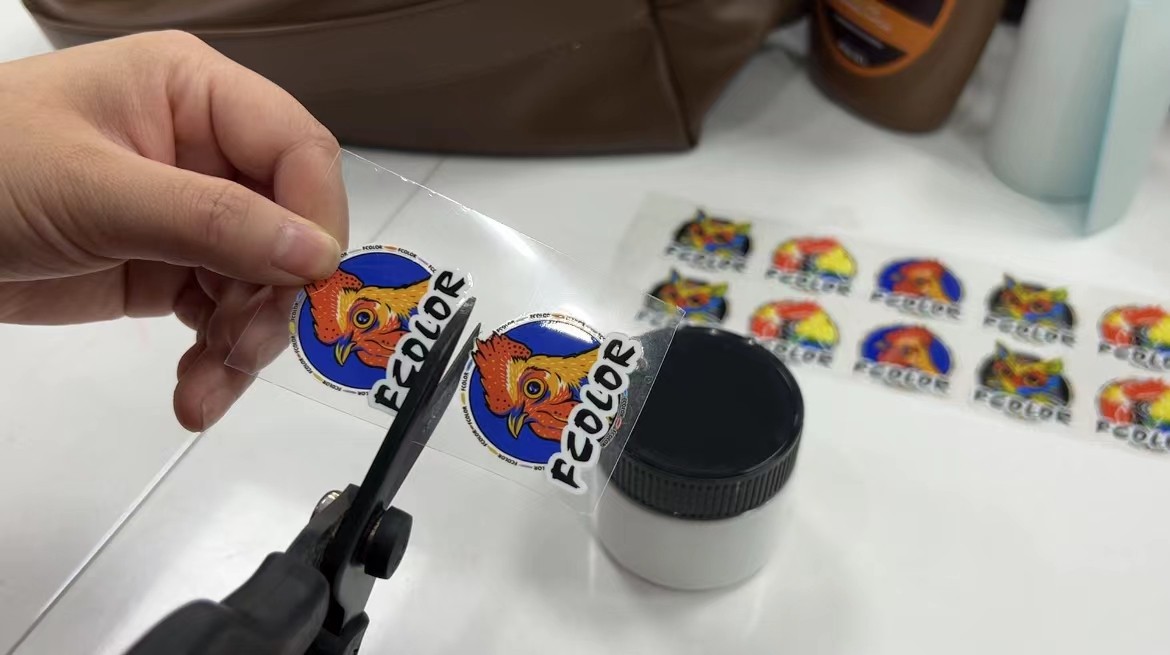 Cut uv crystal label