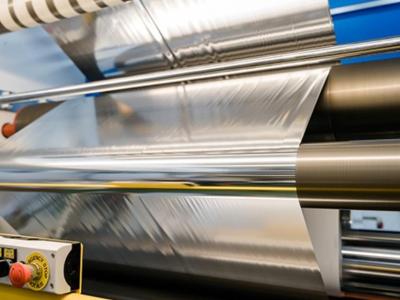 What is the Difference Between Aluminum Foil and Metallized PET in Flexible Packaging?