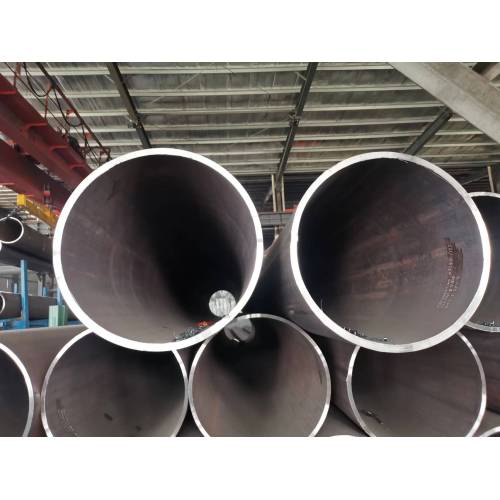 How many tons does a steel pipe upright bear?