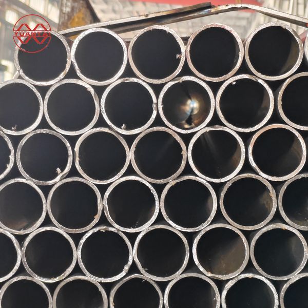 What is the Difference Between ERW Pipe and Seamless Pipe?