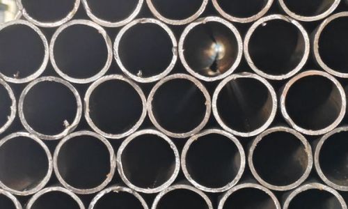 What is the Difference Between ERW Pipe and Seamless Pipe?