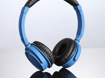 6 Different Sizes of Headphones and Earbuds