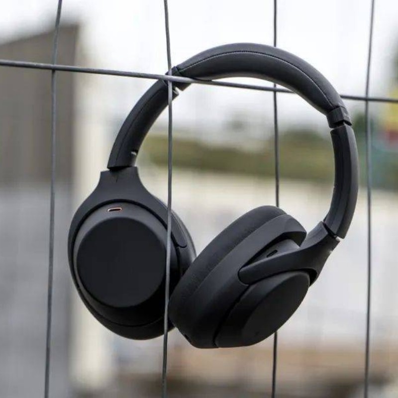 How Do Noise-canceling Headphones Work?