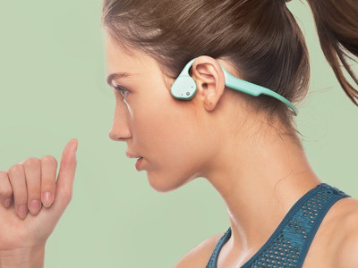 The Difference Between Bone Conduction Headphones and Earplugs