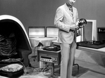 When Was Headphones Invented: The Complete History