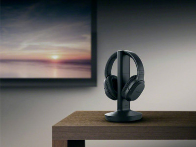 RF Headphones: What Does RF Mean and Are They Good?