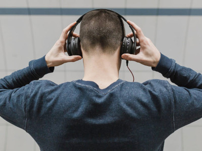 Reasons You're Hearing Static in Your Headphones