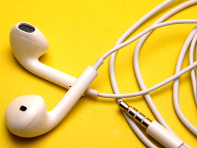 How to Find a Low-Volume Manufacturer for Your Private Label Earphones?