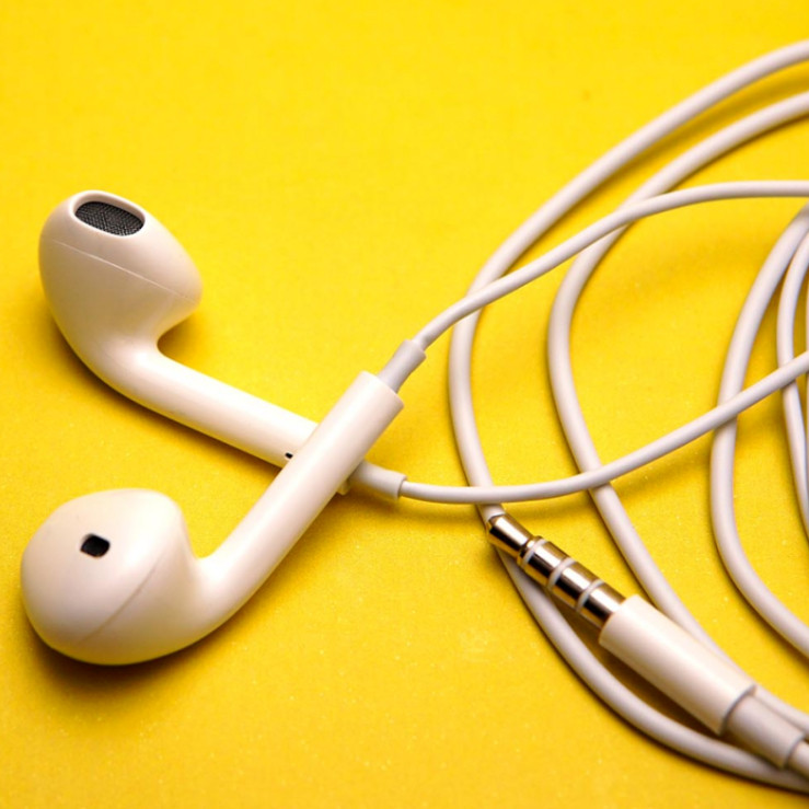 How to Find a Low-Volume Manufacturer for Your Private Label Earphones?