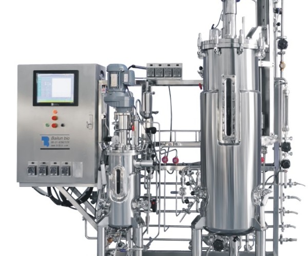 Two-stage multi-stage fermenter/bioreactor