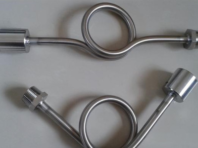 Why does the pressure gauge have to have a 'bend'? Old engineer: Without it, the readings are all deceiving you