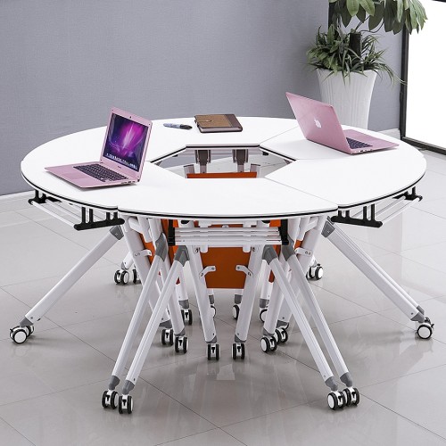 طاولات تدريب مدرسية قابلة للتخصيص طاولات قابلة للطي مكتب بعجلات قابلة للطي على شكل مروحة في الفصول الدراسية الذكية