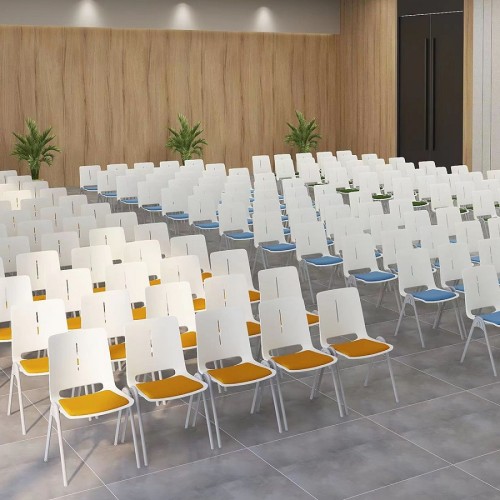 Chaise de formation en plastique empilable de chaise de rangée de meubles de ventes directes d'usine pour l'école de salle de réunion de conférence de bureau