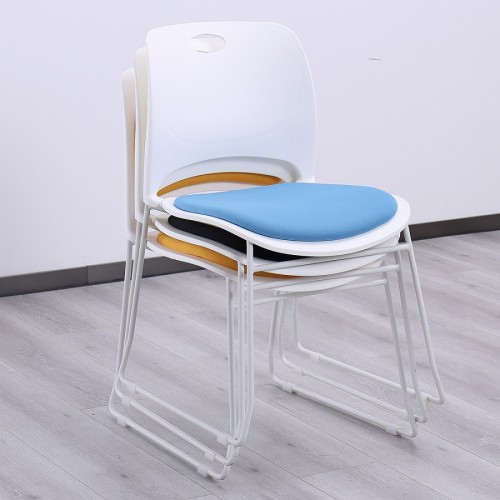 Chaise de formation empilable en plastique robuste de vente directe d'usine chaise de salle de réunion d'attente de conférence de bureau de siège avec le cadre en métal