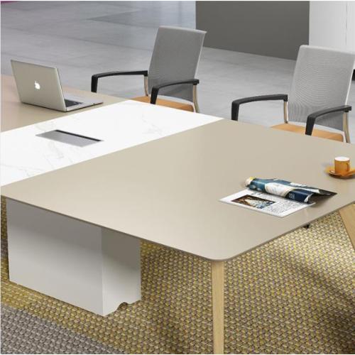 Comment choisir la bonne table de conférence ?