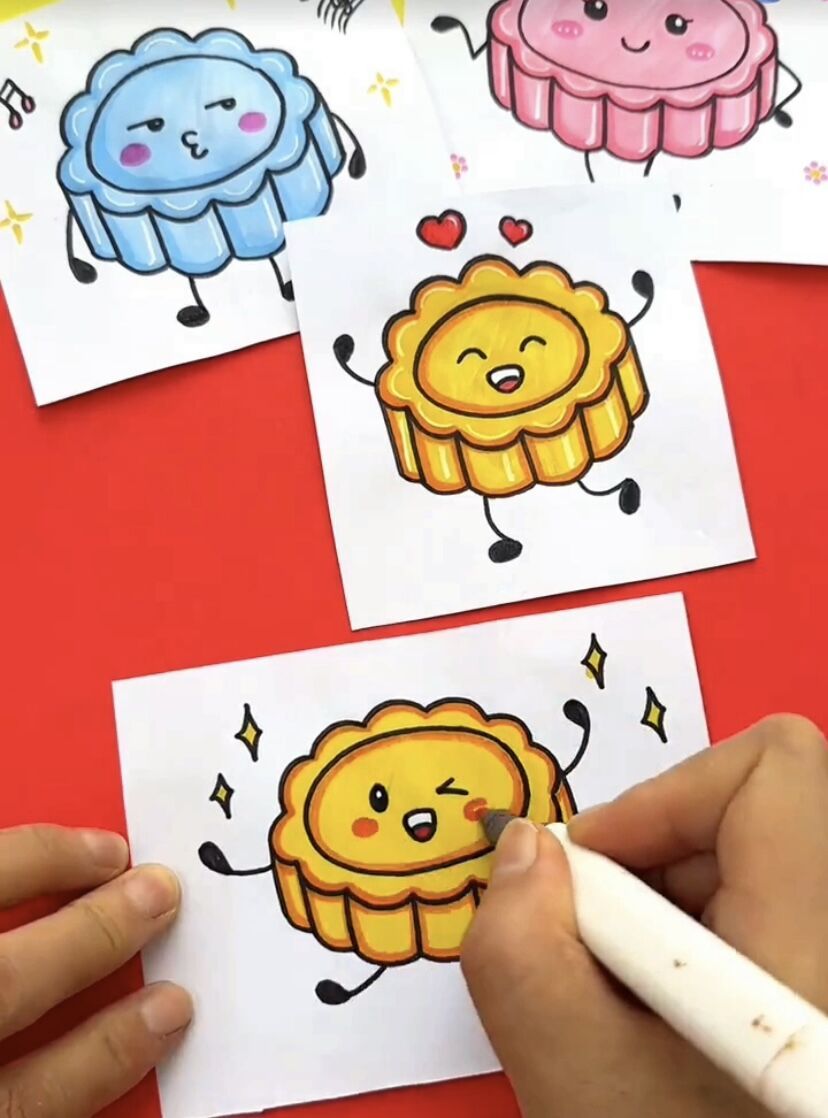 Use markers to draw mooncakes to welcome the Mid-Autumn Festival