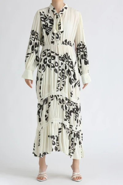 Vestido hecho a medida. MOQ bajo Entrega en 2 semanas. Socio confiable. Venta directa de fábrica. Diseño de moda. Obtenga una cotización ahora.