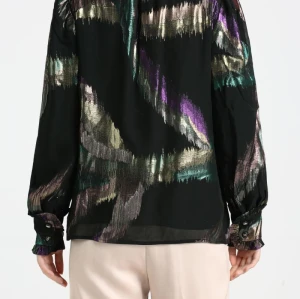 Proveedor de blusas. MOQ bajo. Entrega en 2 semanas. Fabricante superior de China. Diseño de moda. Precio de fábrica. Obtenga una cotización ahora.