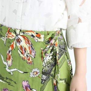Fabricante de faldas para damas. MOQ bajo. Entrega en 2 semanas. Fabricante superior de China. Diseño de moda. Precio de fábrica. Obtenga una cotización ahora.