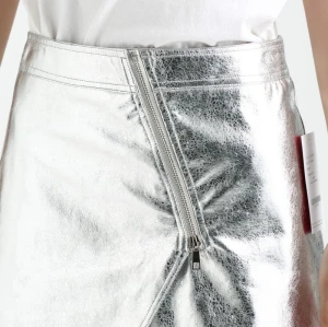 Empresa de fabricación de prendas. Servicio de puesta en marcha disponible. Entrega en 2 semanas. Fabricante líder de China. Diseño de moda. Precio de fábrica. Obtenga una cotización ahora.