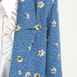 Fabricante de ropa de etiqueta privada. Servicio desde el diseño hasta la producción. Entrega en 2 semanas. Confiable. Diseño de moda. Precio de fábrica. Obtenga una cotización ahora.
