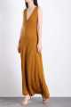223021 Vestido largo con cuello en V