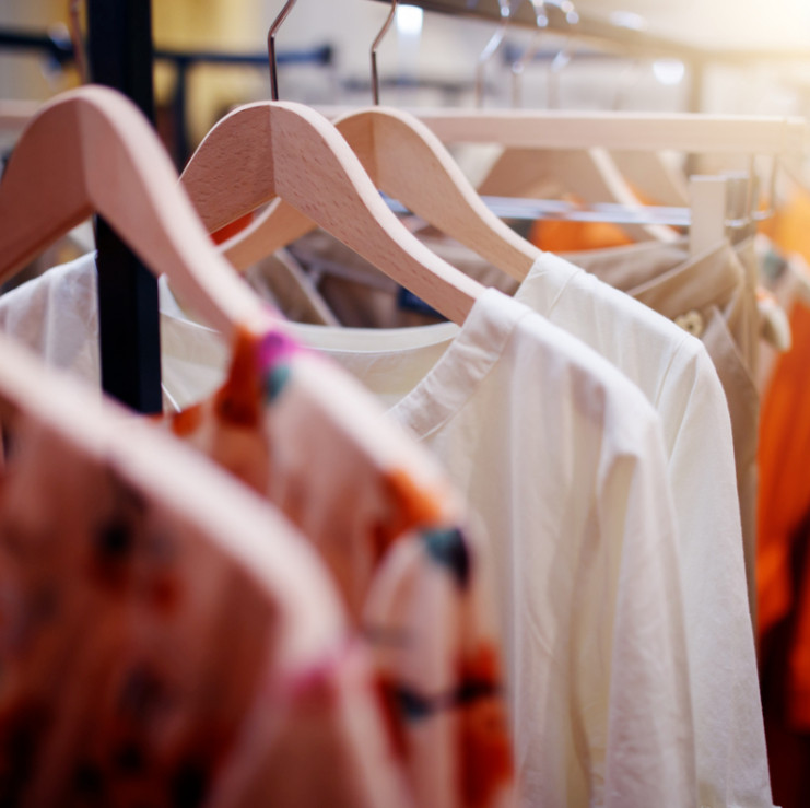 Capturing the Market: Exploring the Advantages of Women's Clothing Retailing