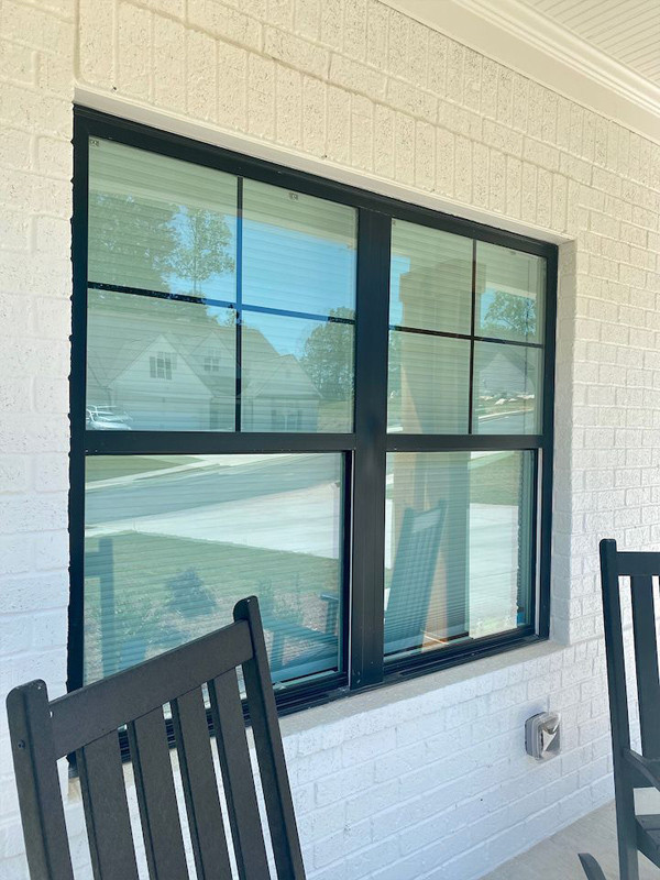 Aluminum Single Hung Window with Colonial grill