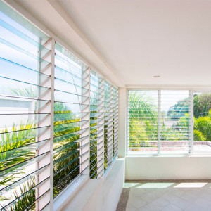 Glass Louvers | Aluminum Glass Louvers | Aluminium Glass Louvers Windows with 6 mm Toughened Glass