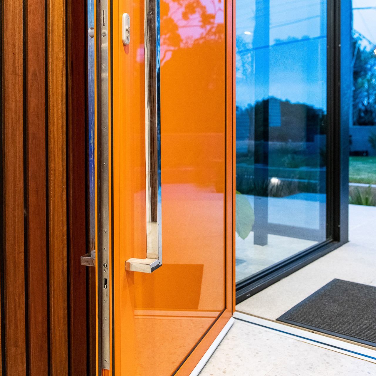 aluminum hinge doors
