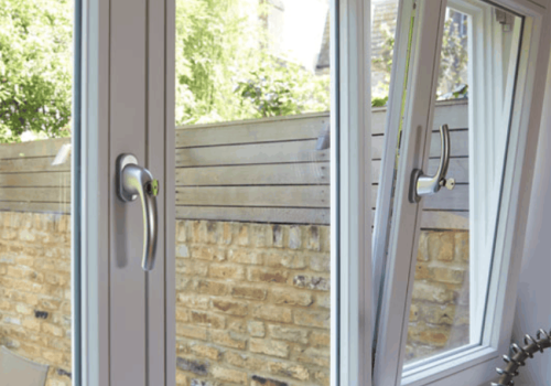 Factory Timber Tilt & Turn Window, Swing In Window, High Anti UV, Save Energy, Soundproof, For Bathroom, Residence