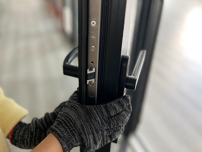 aluminium hinged door