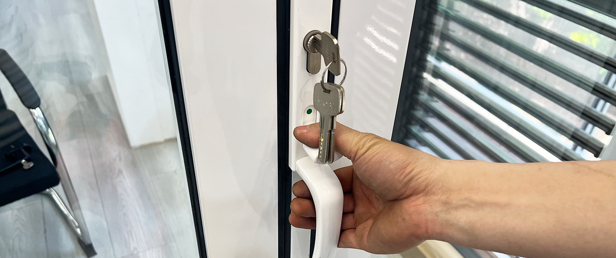 install folding door handle
