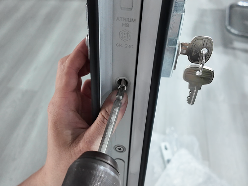 door lock handle installation