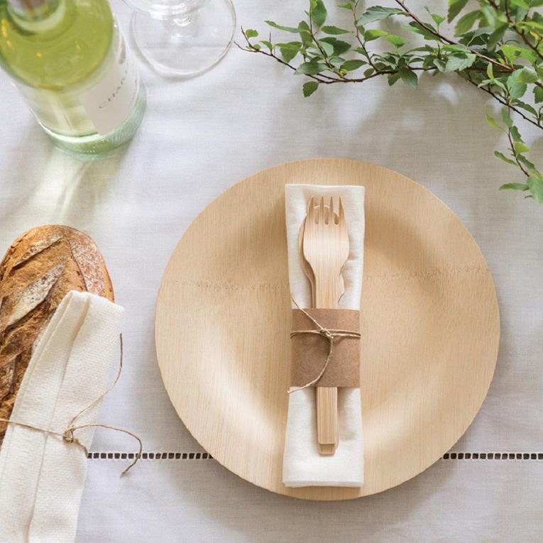 The Advantages of Disposable Wooden Plates in the Catering Industry