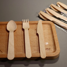 The Use of Disposable Wooden Tableware in Daily Life