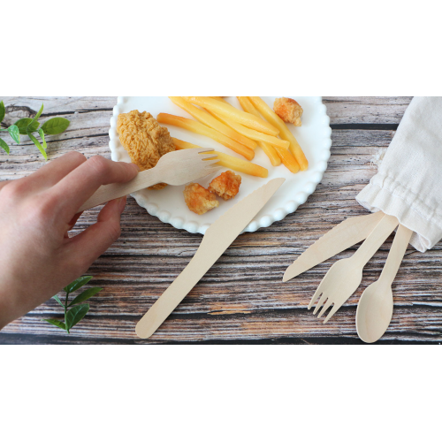 Vous utilisez encore de la vaisselle en plastique ? Découvrez la magie durable des alternatives en bois de Green.