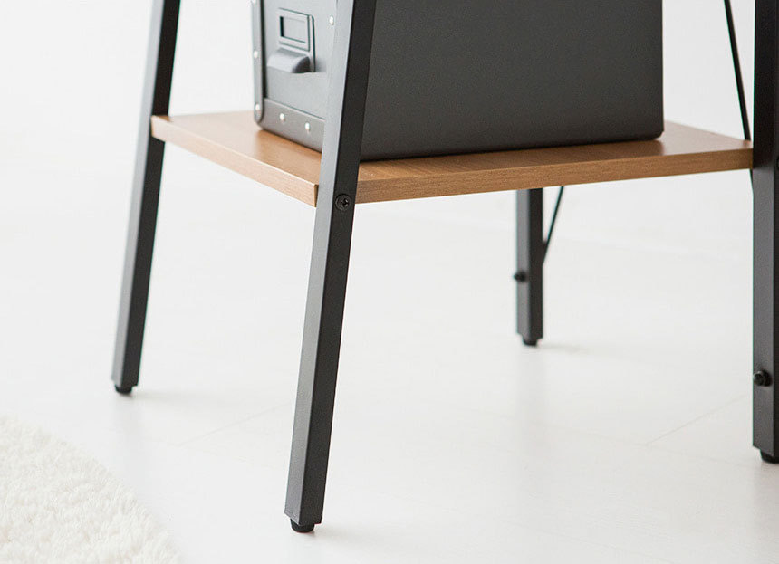 legs of ladder shelf