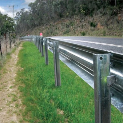 AASHTO M180 W-Beam Highway Guardrail galvanizado