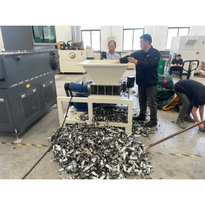 E-Waste Shredding Test By SUPU SPT400 Industrial Two Shaft Shredder
