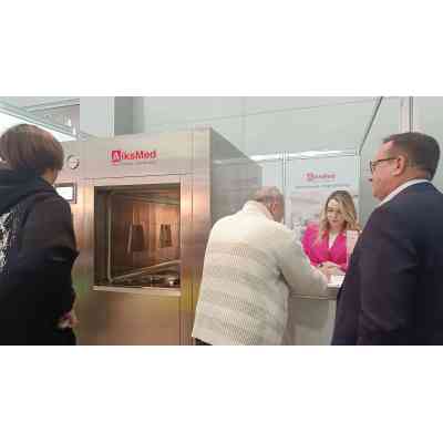 550L Sliding Door Steam Sterilizer Autoclave in Pharmtech & Ingredients Expo in Russia