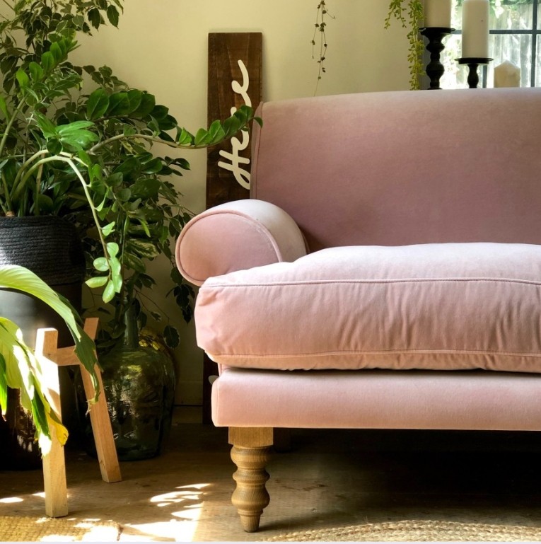 5 raisons pour lesquelles vous avez besoin d'un canapé en velours dans votre maison