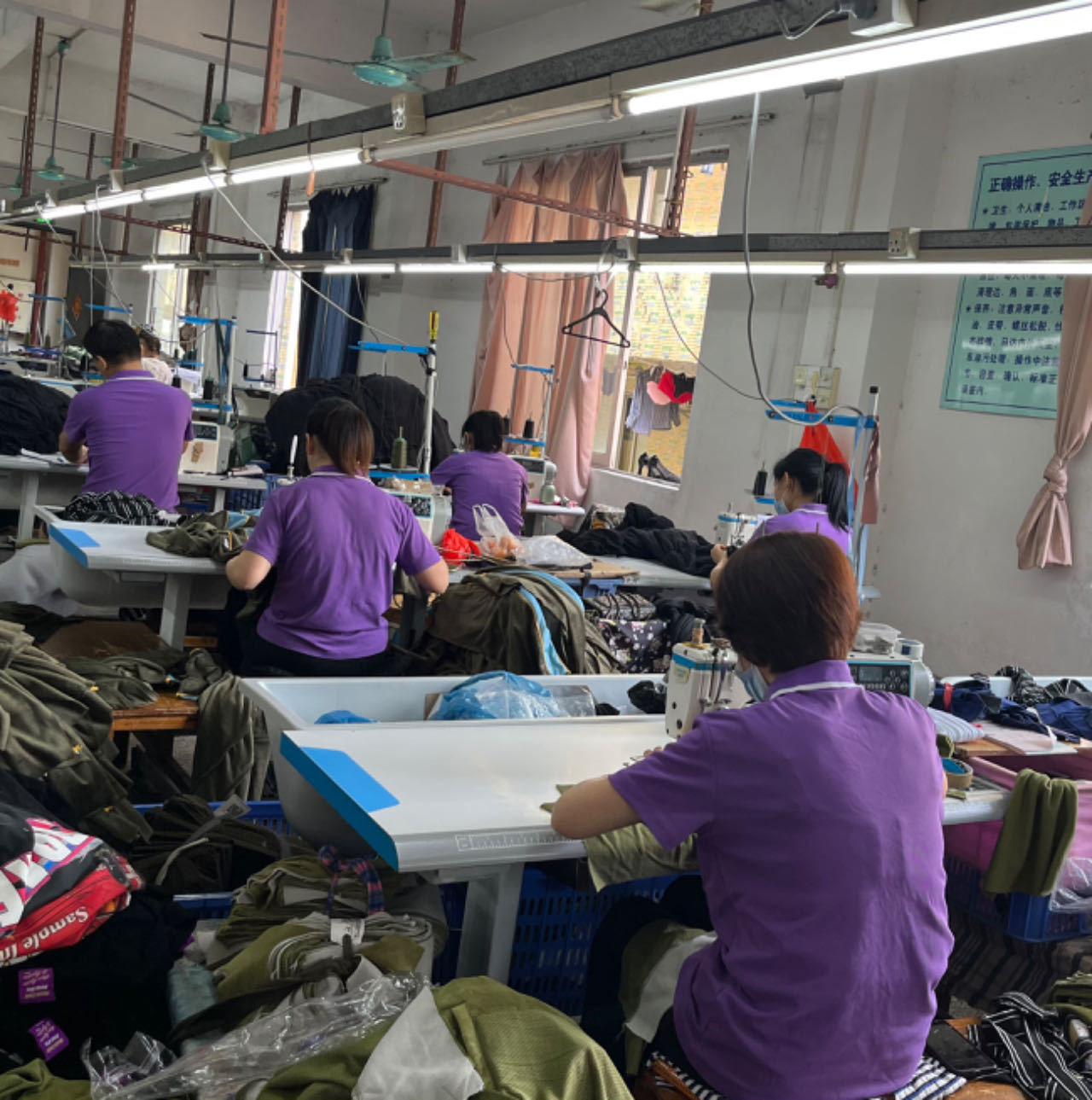 Who are the two largest clothing suppliers in China?