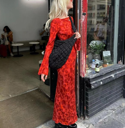 Winter Warmth in Fashion: The Continuation of the Dress Legend