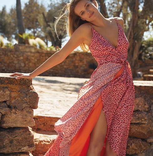 5 Relaxed Dresses Every Woman Should Have in Her Closet