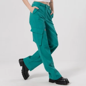 Custom High Street Cargo Pants| Women's Wid Leg Pants Manufacturer| Zipper Fly Cargo Pants For Lady