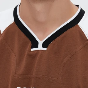 Camiseta de hombre | Recortada | Ajuste deportivo de fútbol | Serigrafía | Los mejores fabricantes de ropa urbana